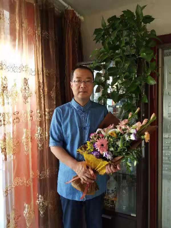 说明: y