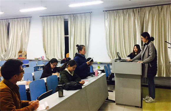 新闻传播学院学生党员深入学习党的十八届六中全会精神