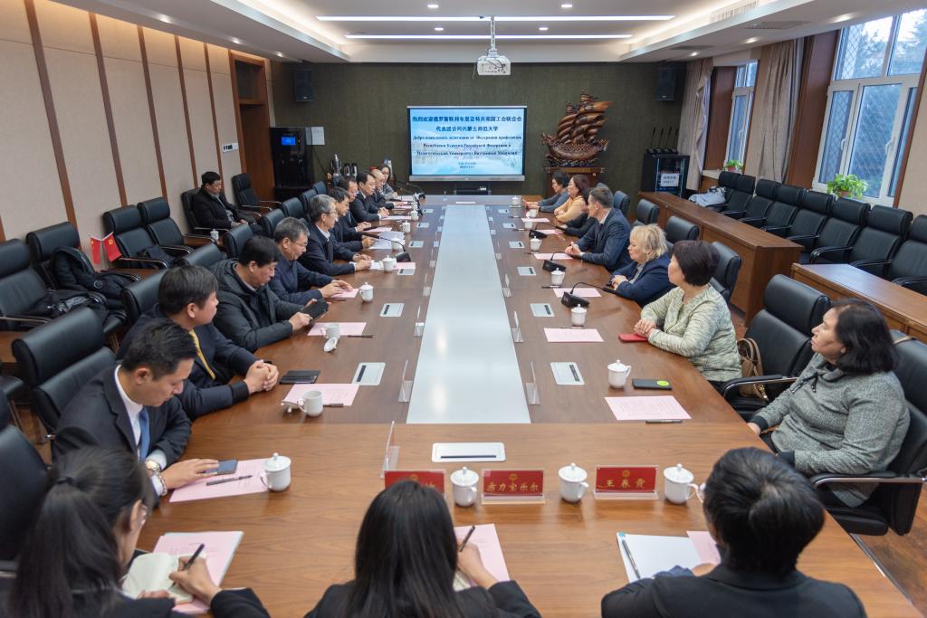 国际交流 | 俄罗斯联邦布里亚特共和国工会联合会访问团来访我校