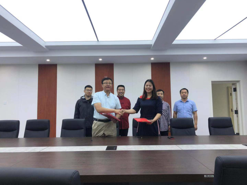 我院与阿尔山市融媒体中心签署学生实习实践基地共建协议